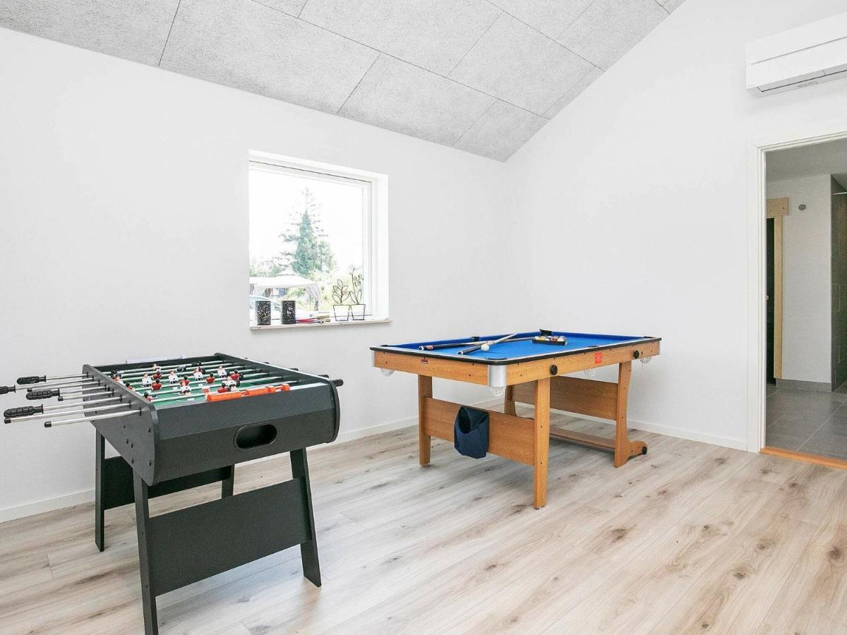 14 Person Holiday Home In V Ggerl Se Bøtø By Bagian luar foto