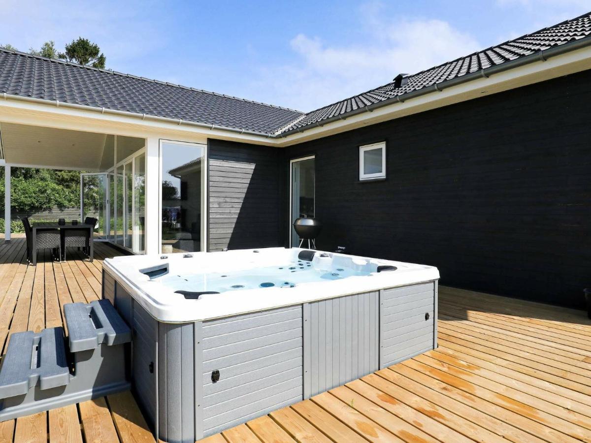 14 Person Holiday Home In V Ggerl Se Bøtø By Bagian luar foto